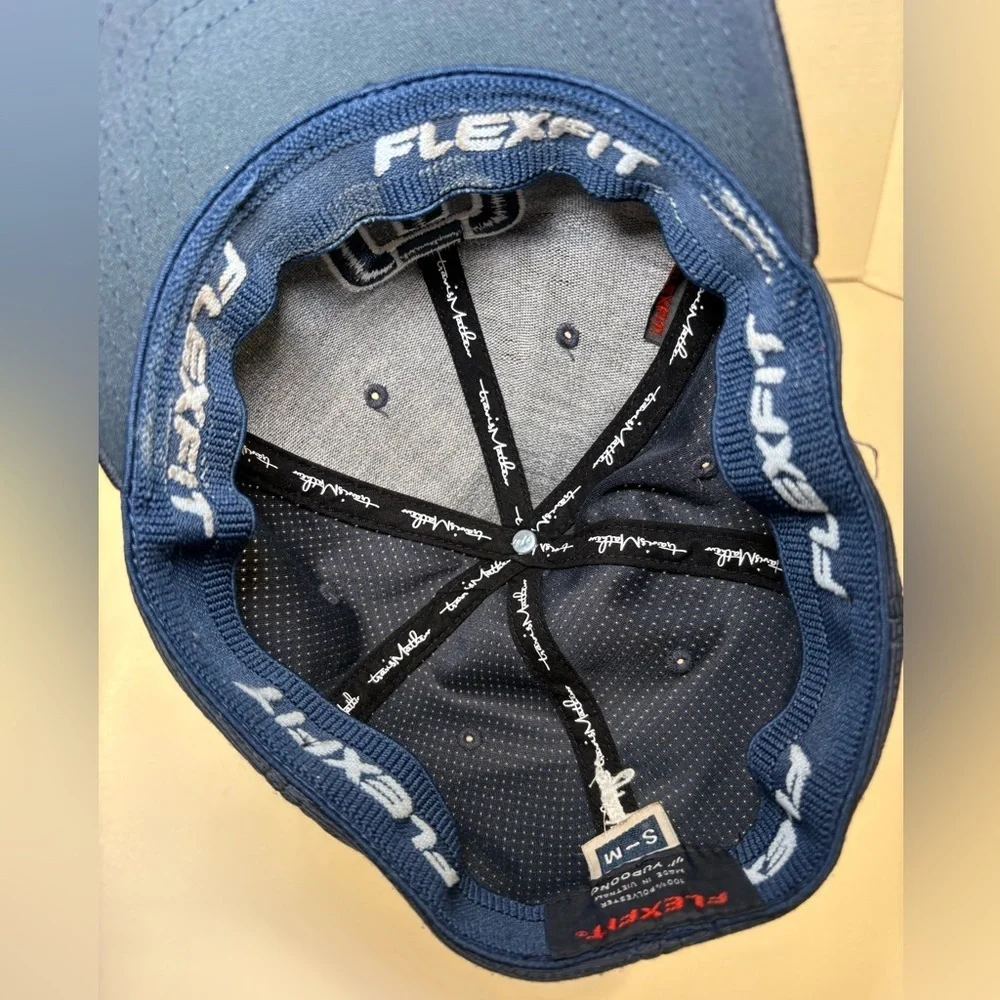 Travis Mathew B-BAHAMAS FITTED HAT Navy